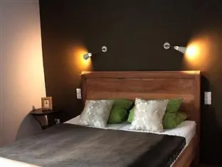 Art Apartment *